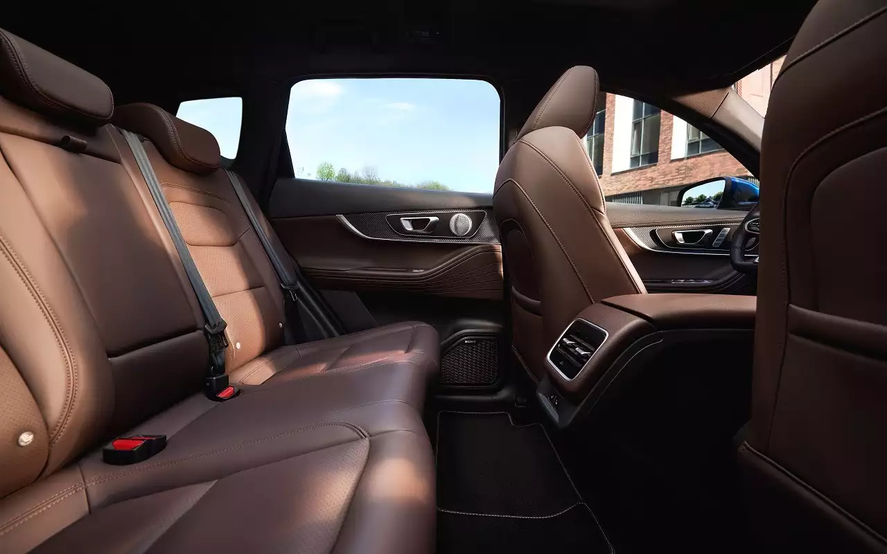 Интерьер Tenet T7