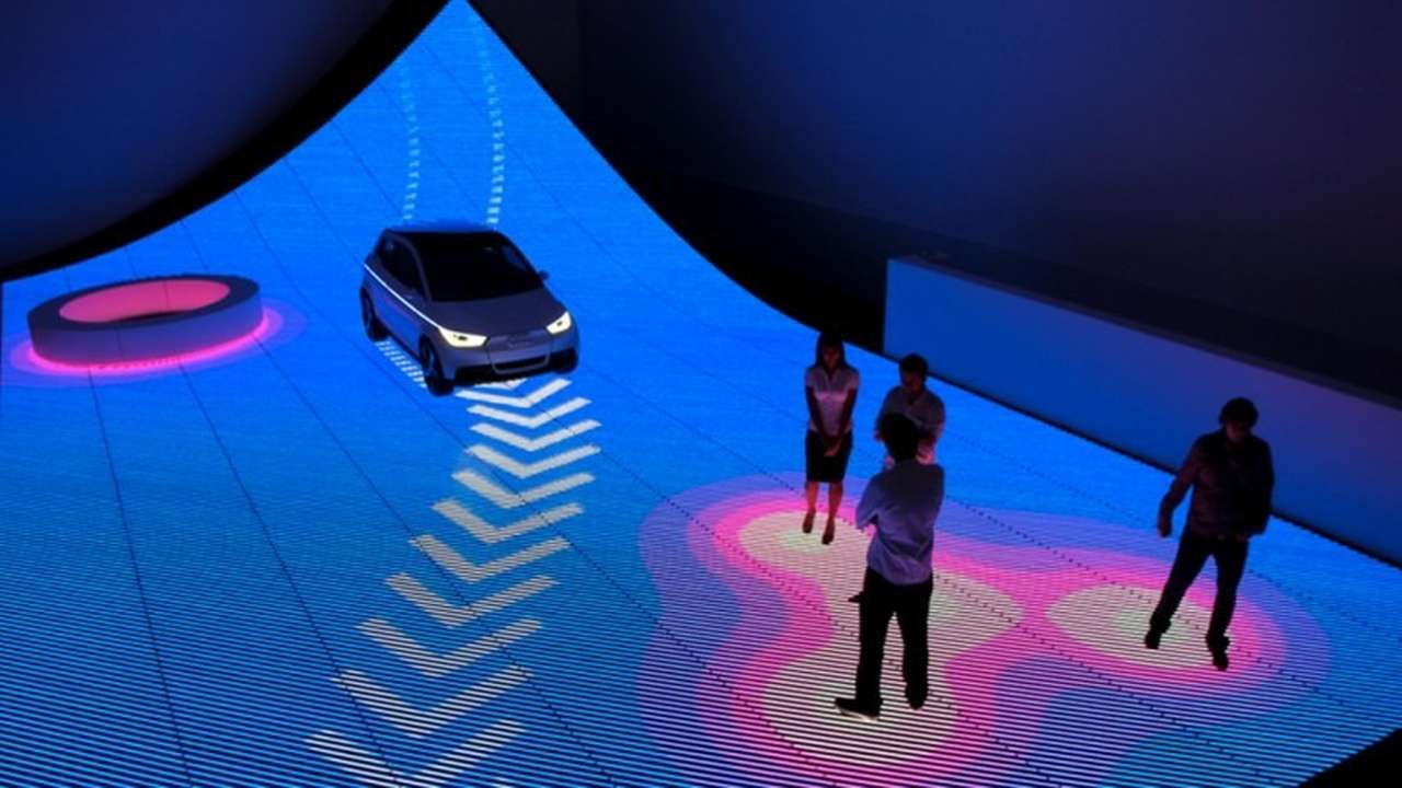 Дороги будущего смогут сами объезжать пешеходов