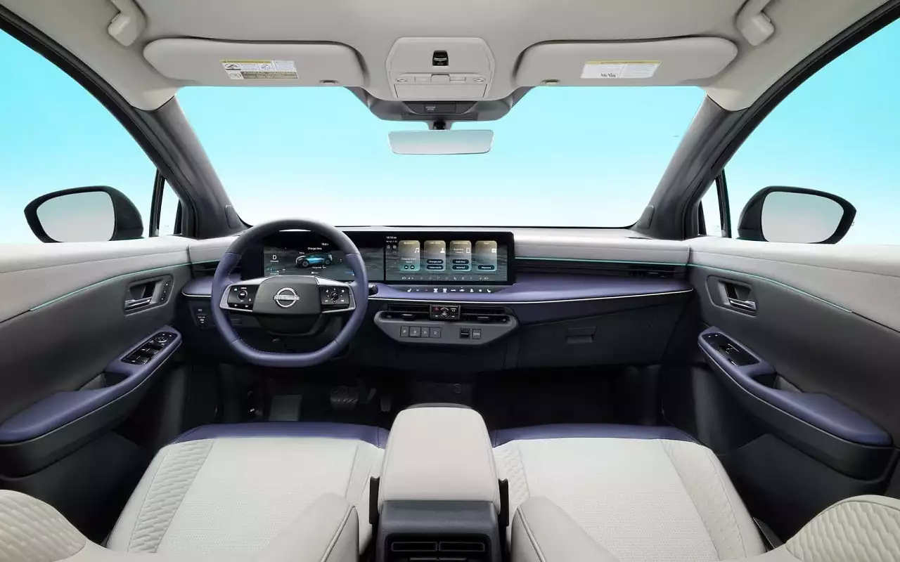 Интерьер Nissan Leaf