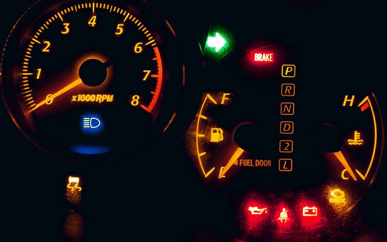Проблемы с запуском двигателя: чем опасна езда «на лампочке»