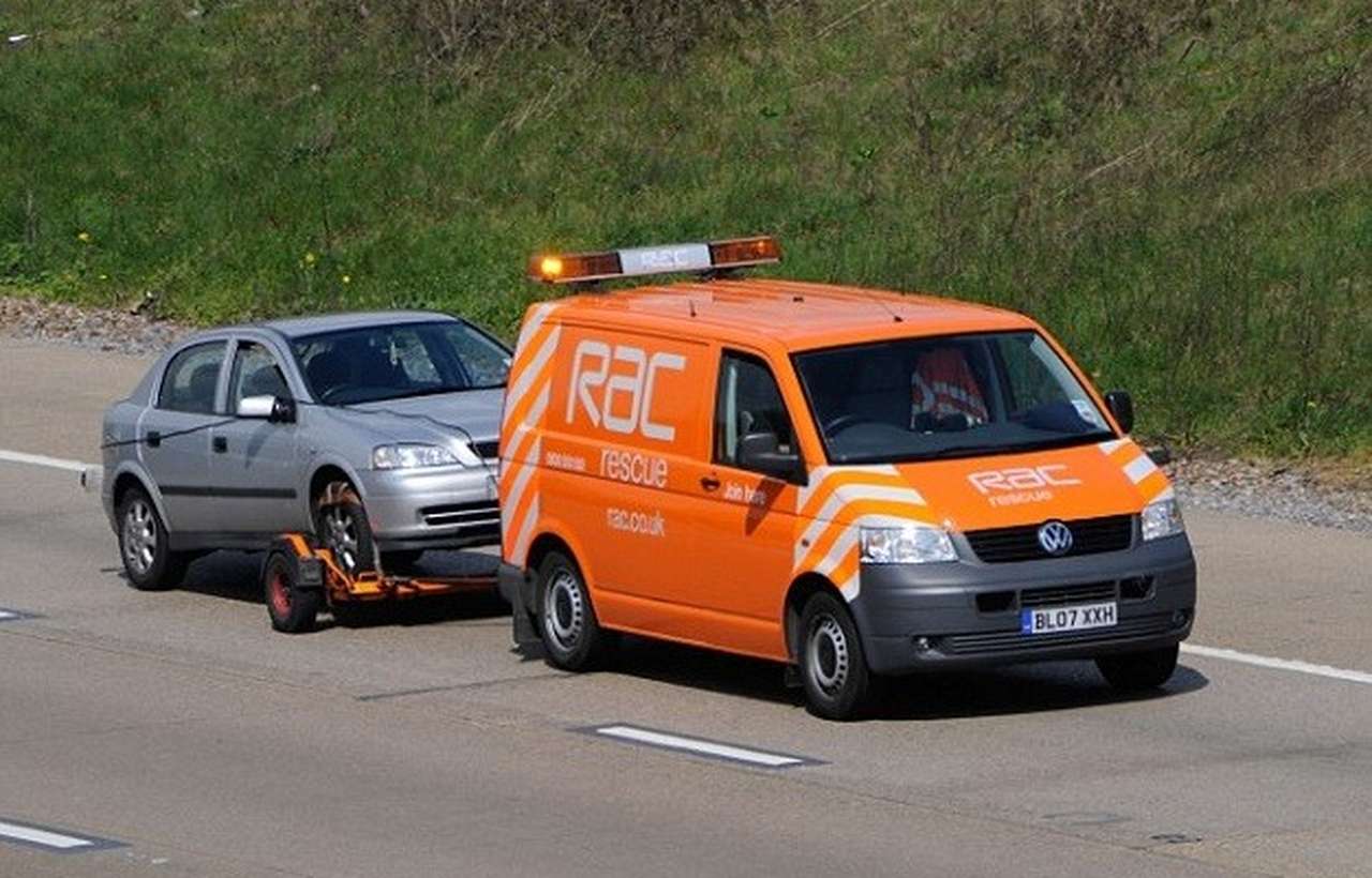 Половина водителей выезжают на дорогу по крайней мере с одной неисправностью