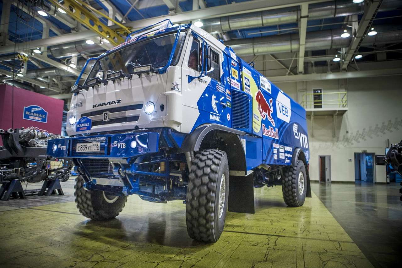 Грузовики «КАМАЗ-мастер» отправились на «Дакар»