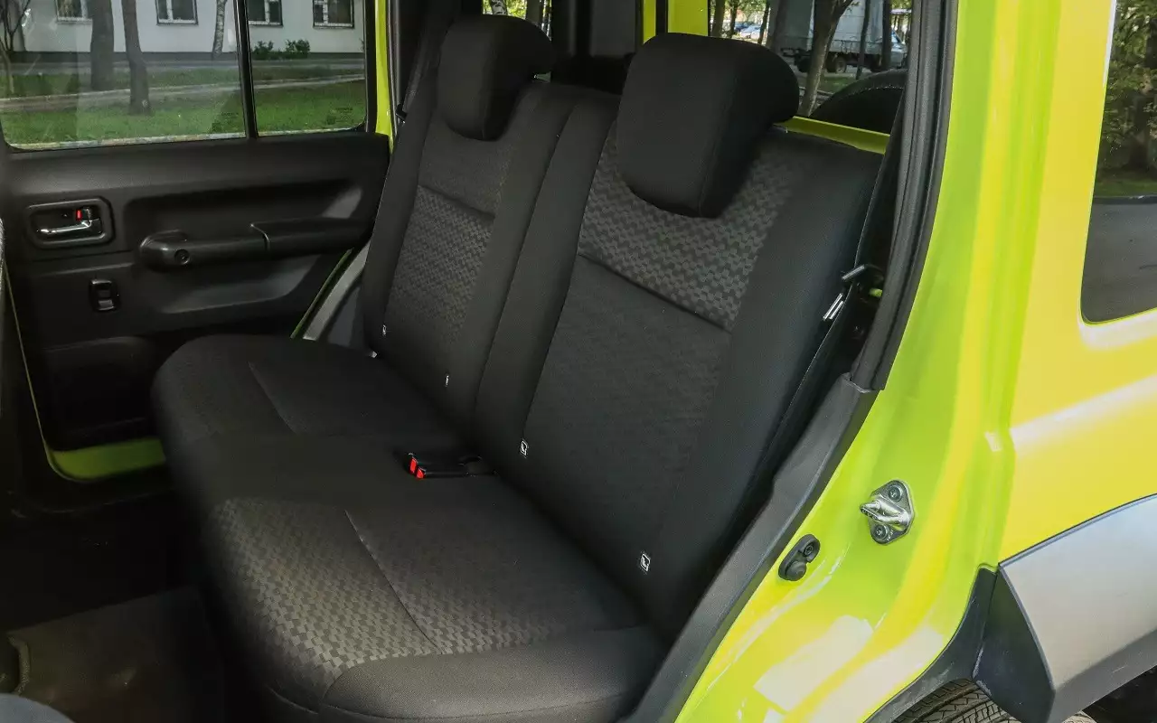 Интерьер Suzuki Jimny