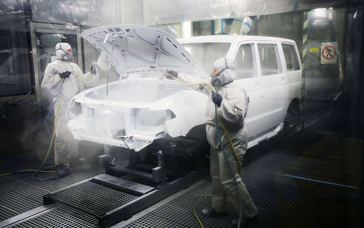 Для создания белой краски, не желтеющей на солнце, нужно особое сырье, которого в России нет