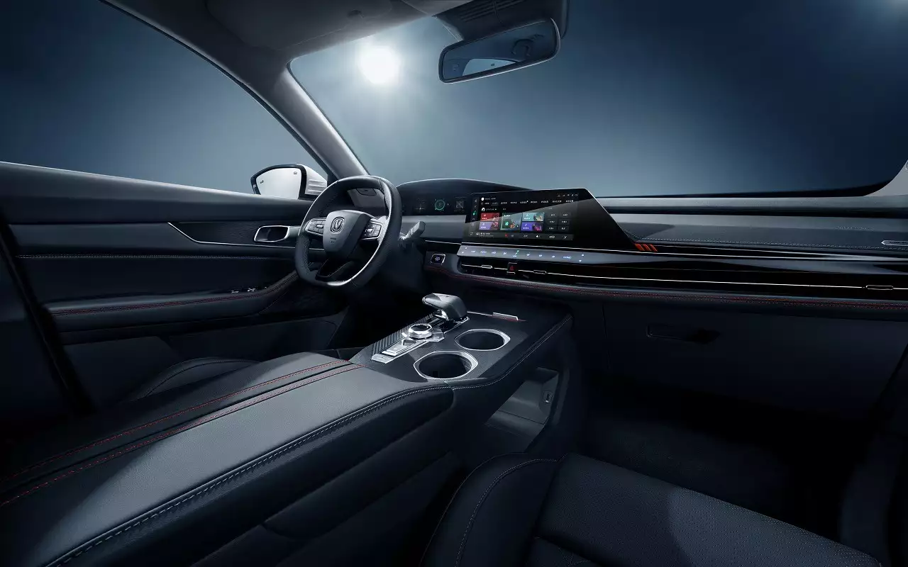 Интерьер Changan Uni-K