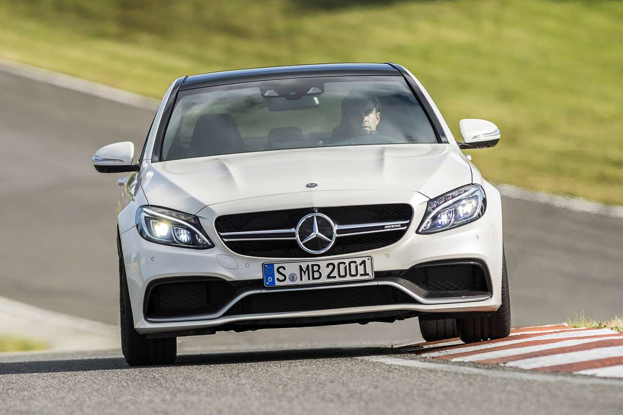 Новый Mercedes-Benz C-класса AMG оказался намного мощнее BMW M3