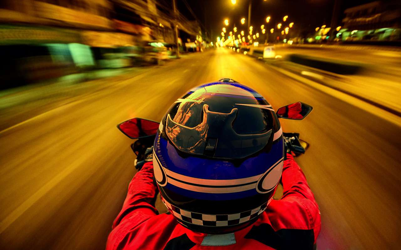 Мотоциклистов заставят светиться в темноте