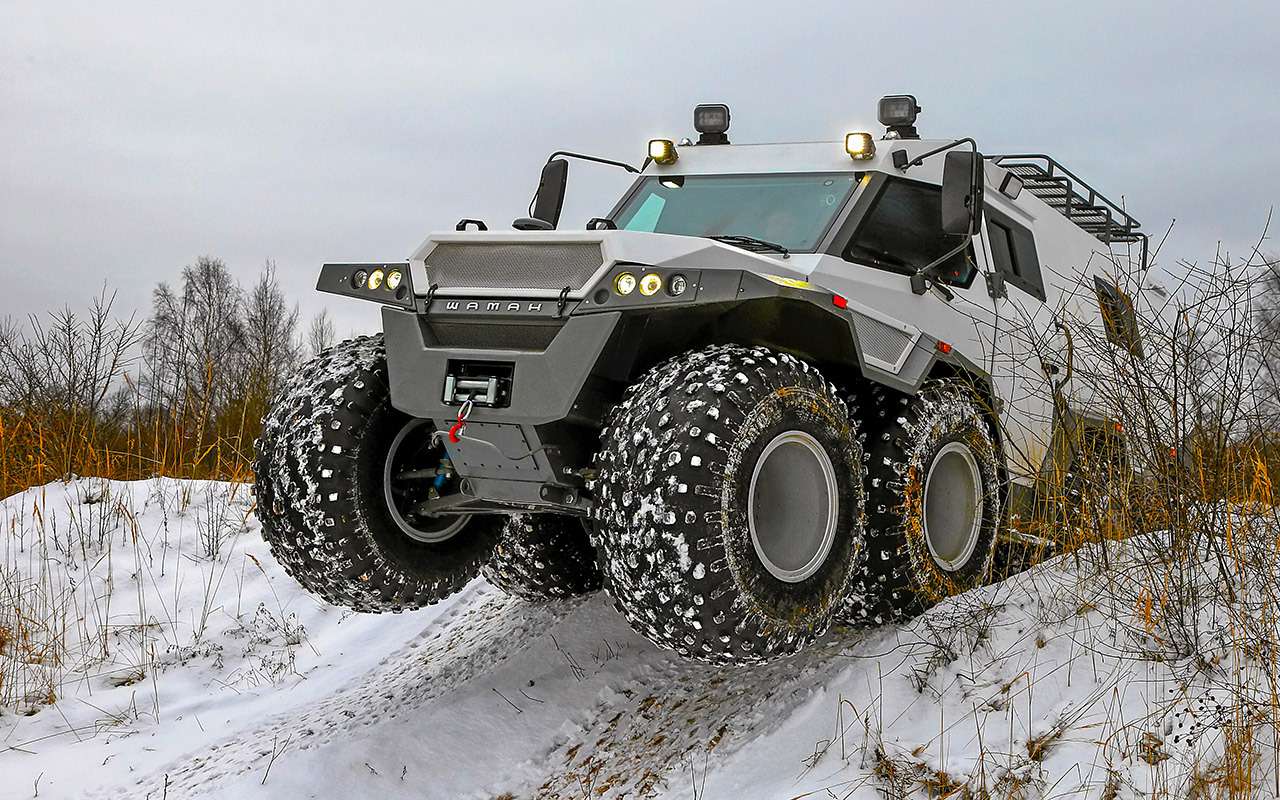Внешность внушает. Огромные колеса, брутальный дизайн. Именно дизайн! Над обликом Шамана трудился Дмитрий Крылов, который «рисовал» спорткар Marussia.