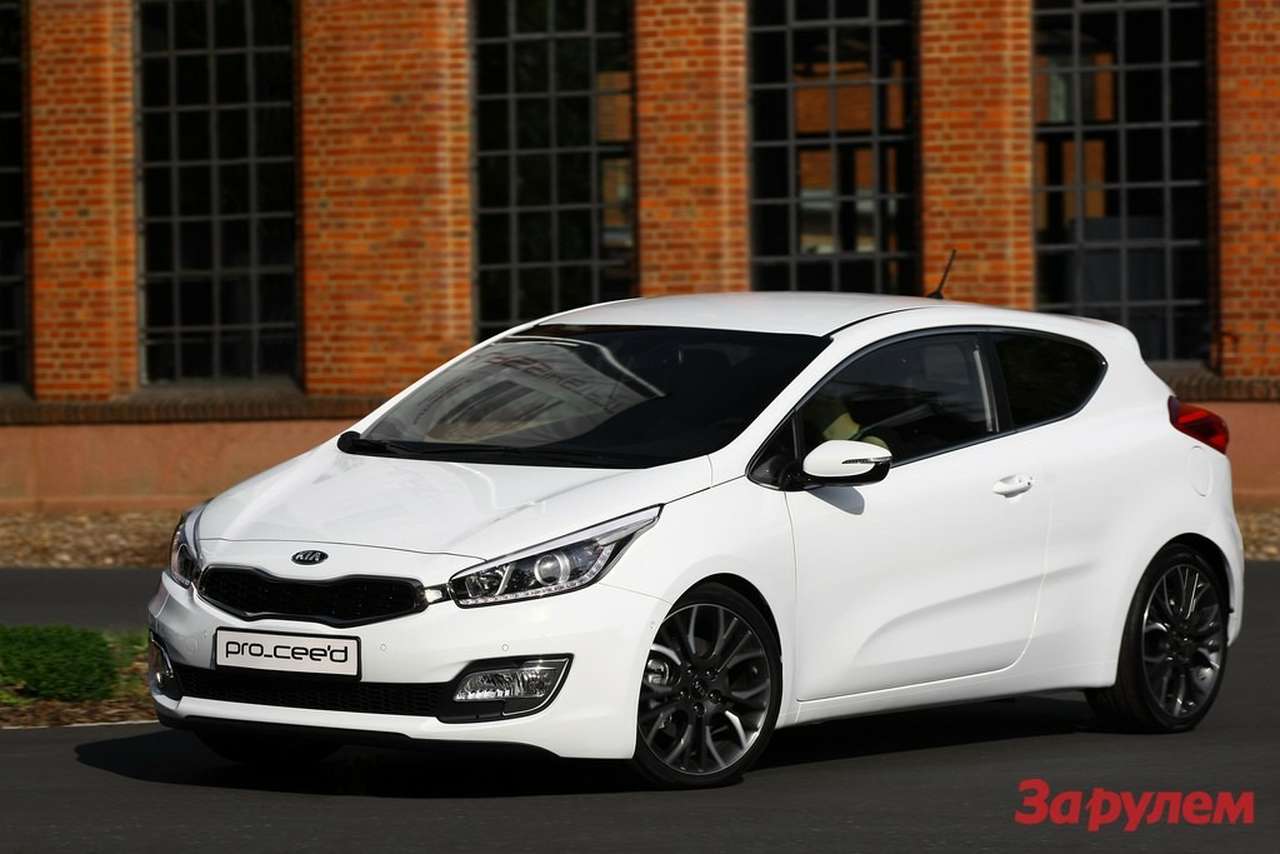 Kia показала фото серийного pro_cee’d перед парижской премьерой