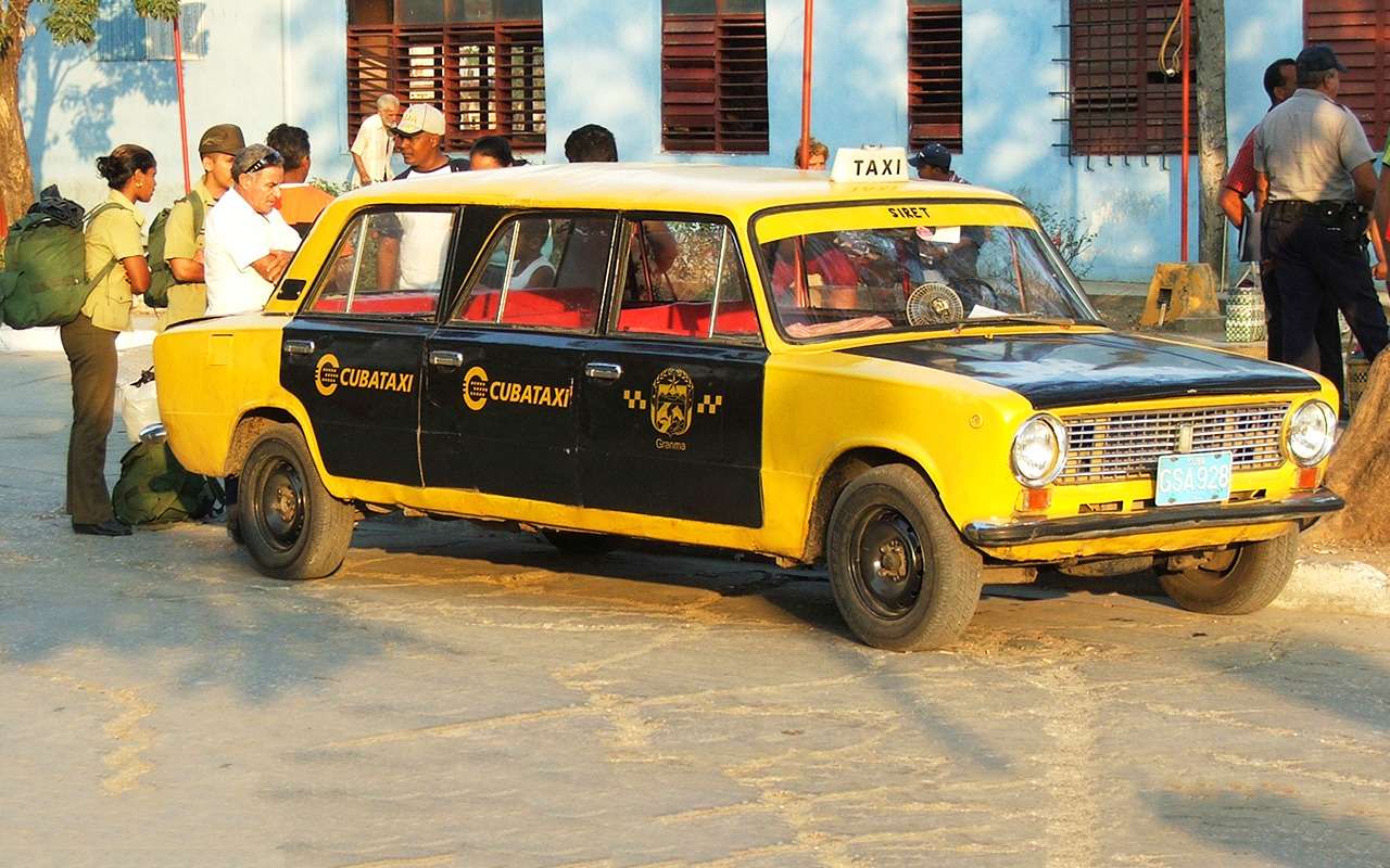 Лимузины из Лад, Москвичей, Волг и Запорожцев — 10 самых удивительных