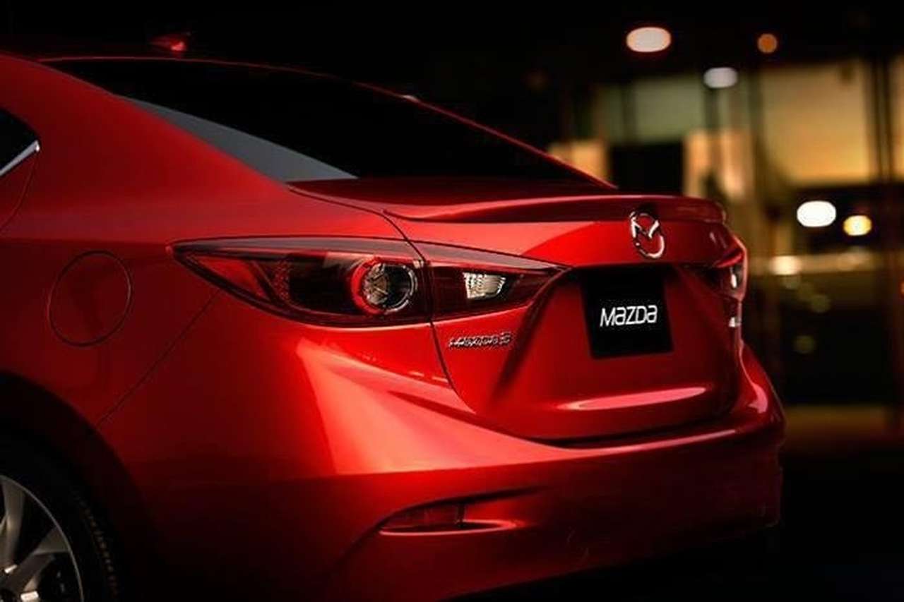 В Сеть просочилось первое изображение нового седана Mazda3