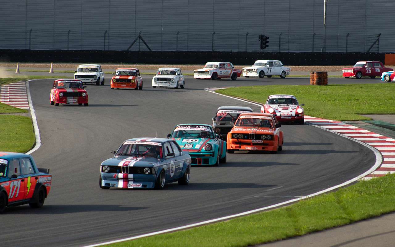 Ваш план на субботу: гонки классических авто на выносливость