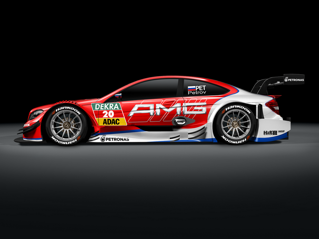 DTM: Виталий Петров получил красный Mercedes