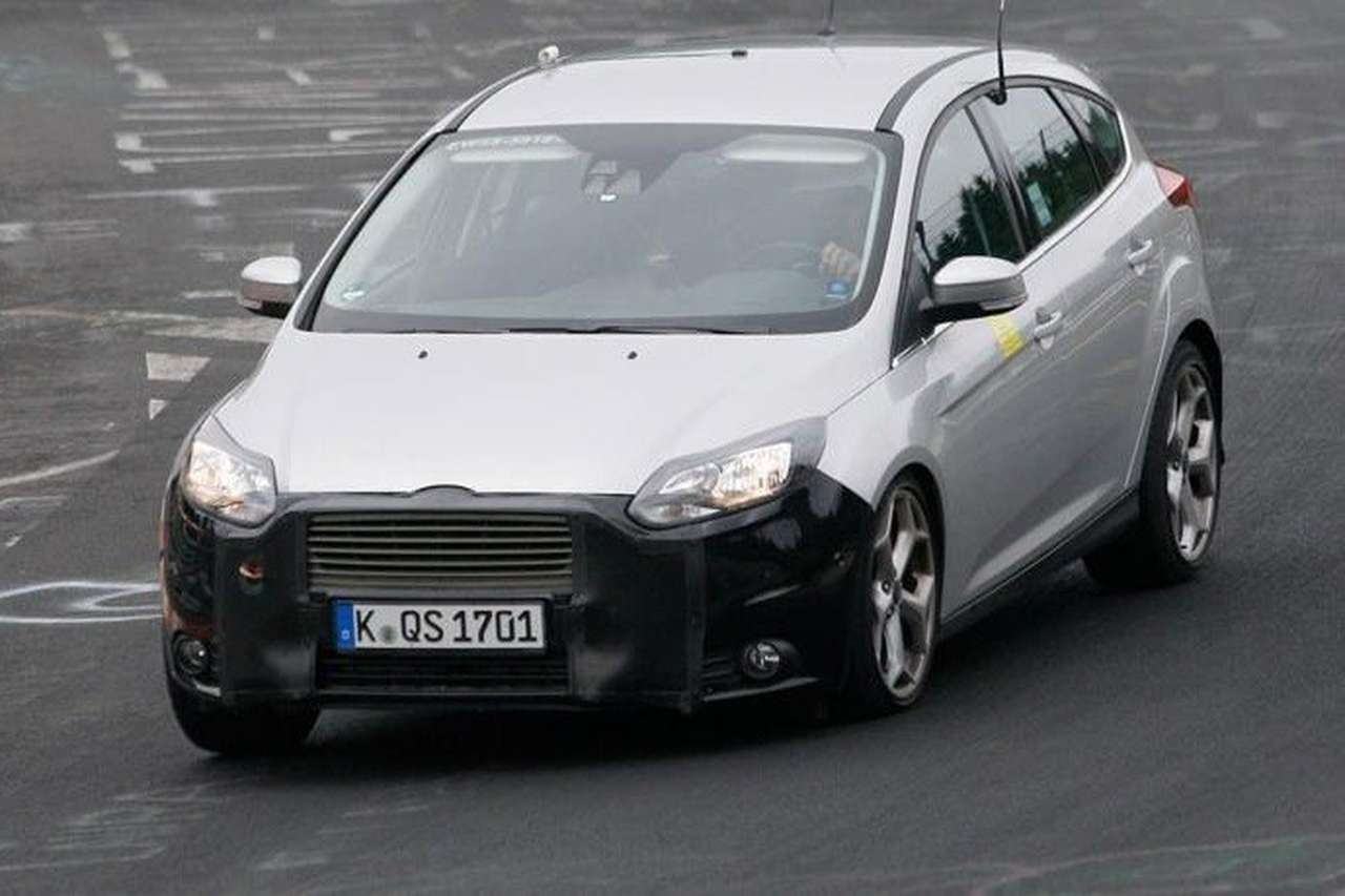 Ford вывел на тесты обновленный Focus ST