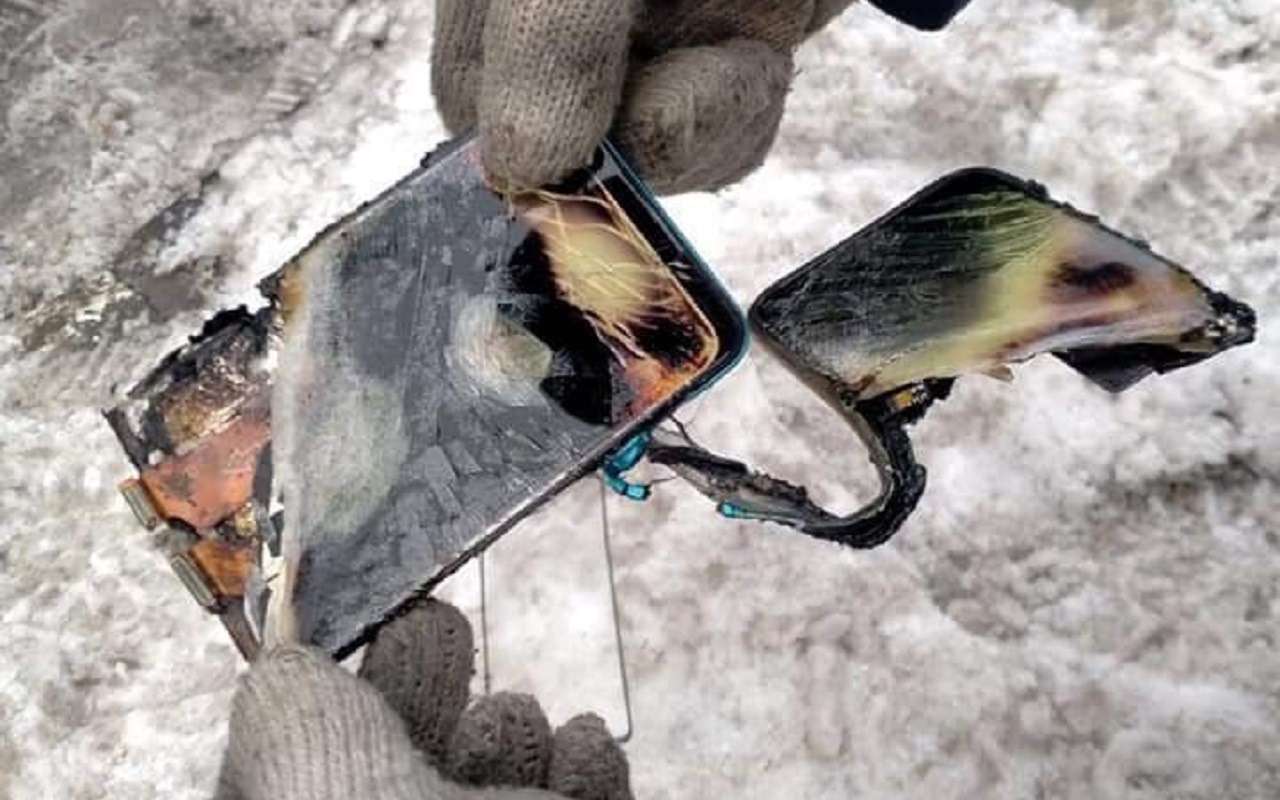 Попавшую в ДТП женщину едва не сжег собственный смартфон