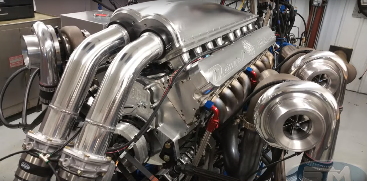 5000-сильный двигатель Devel Sixteen V16 на стенде (ВИДЕО)