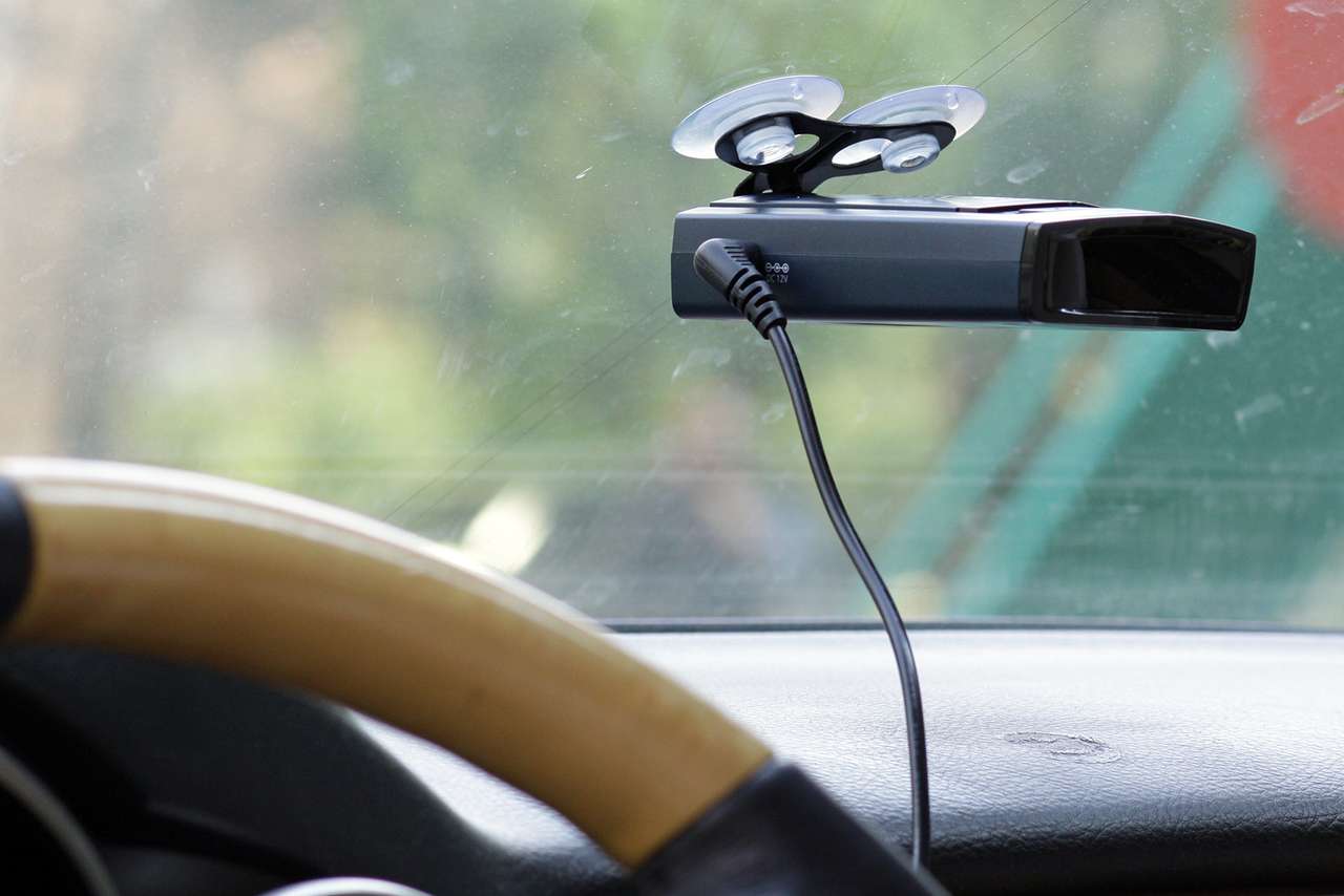 Радар-детектор PlayMe FOREVER: бюджетный вариант