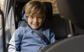 В ритме дороги: что слушают в машине российские дети