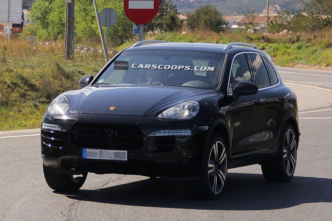 Porsche обкатывает обновленный Cayenne