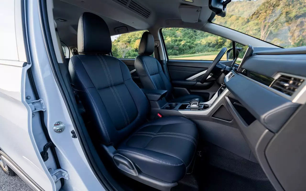 Интерьер Mitsubishi Xpander Cross