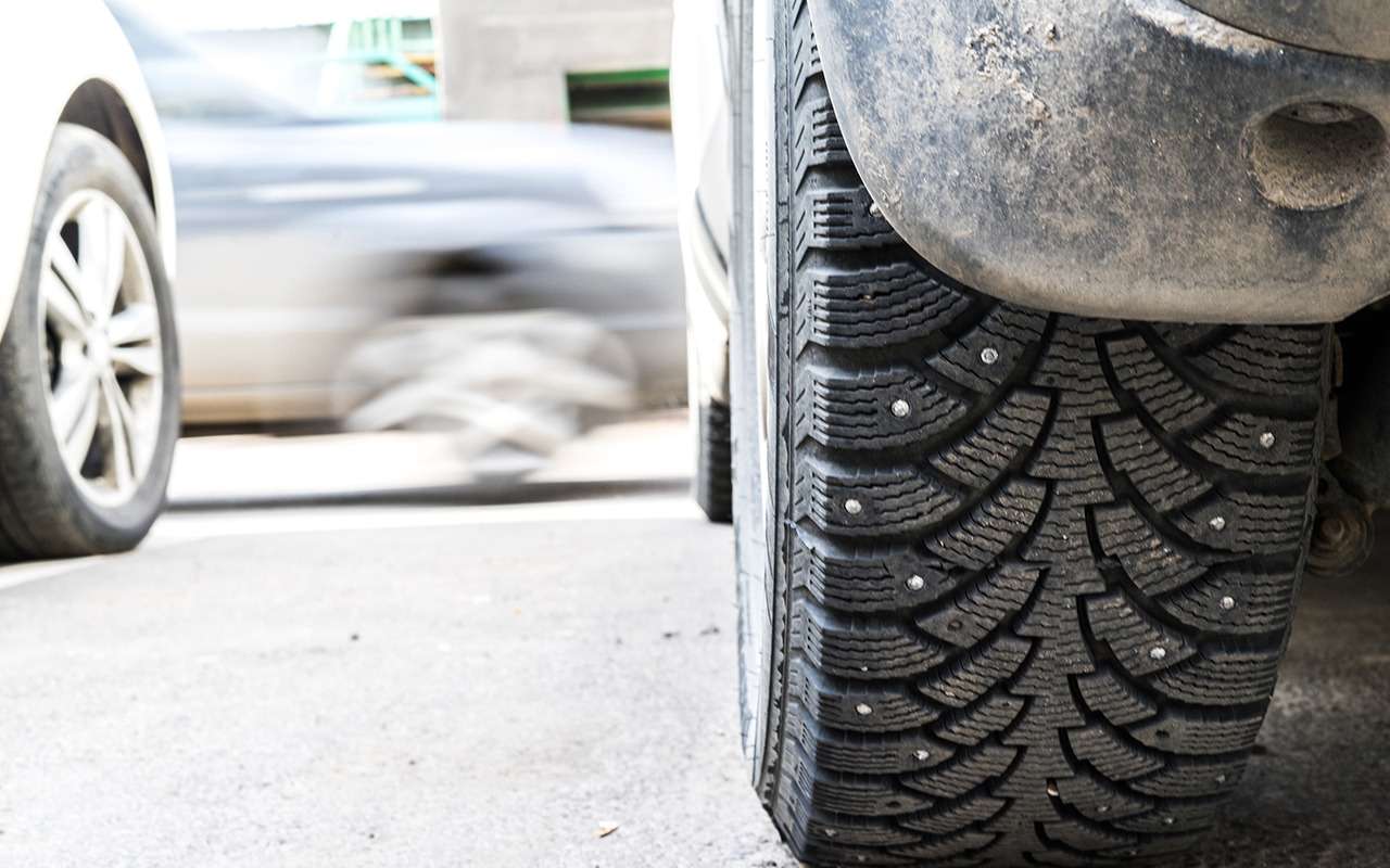 Вот чем грозит езда на зимней резине летом