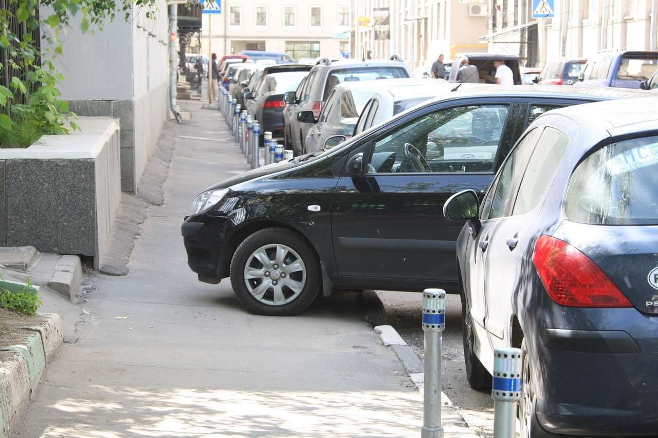 Бесплатная парковка появится у 20 московских театров