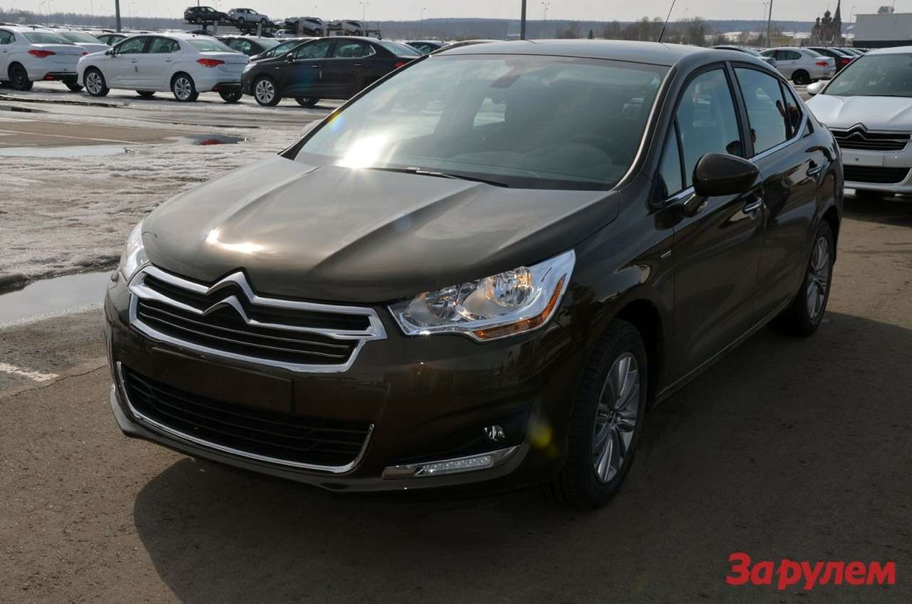 В Калуге запустили производство и объявили цены нового Citroen C4 седан