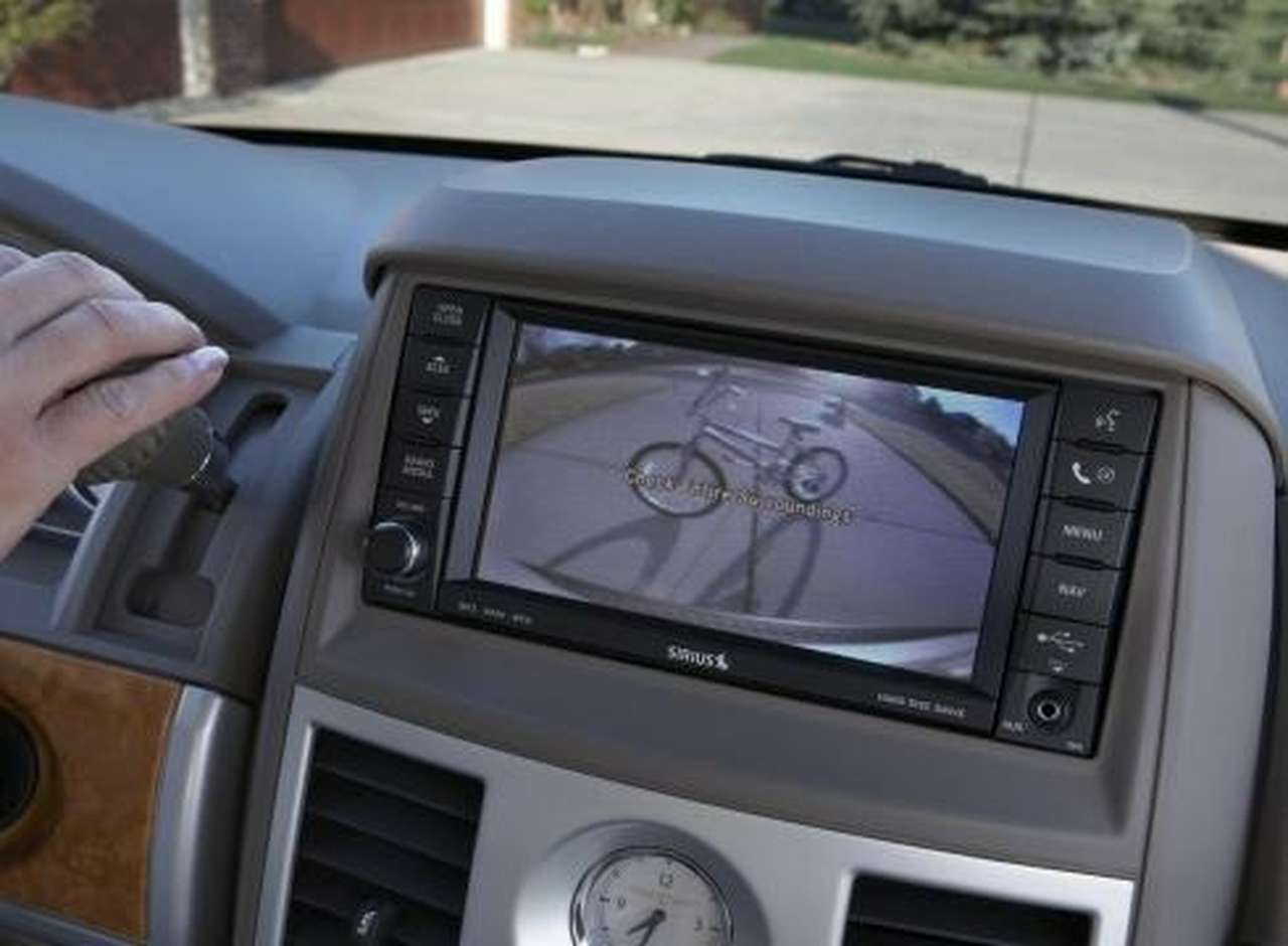 Президента попросили сделать обязательными камеры заднего вида