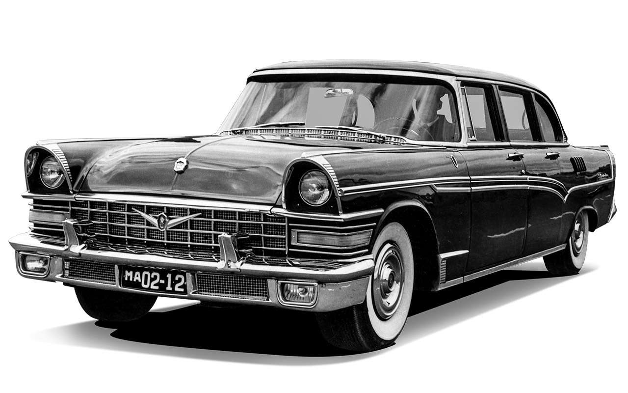 Дизайн ЗИЛ‑111 – отчасти курьез. Машину рисовал художник Лев Еремеев, который работал и над Чайкой ГАЗ‑13. Автомобили получились очень похожими, особенно «с лица». В итоге в СССР с небольшим интервалом выпустили два лимузина (ЗИЛ на полкласса выше Чайки), которые с первого взгляда, особенно ненатренированного, было трудно различить.