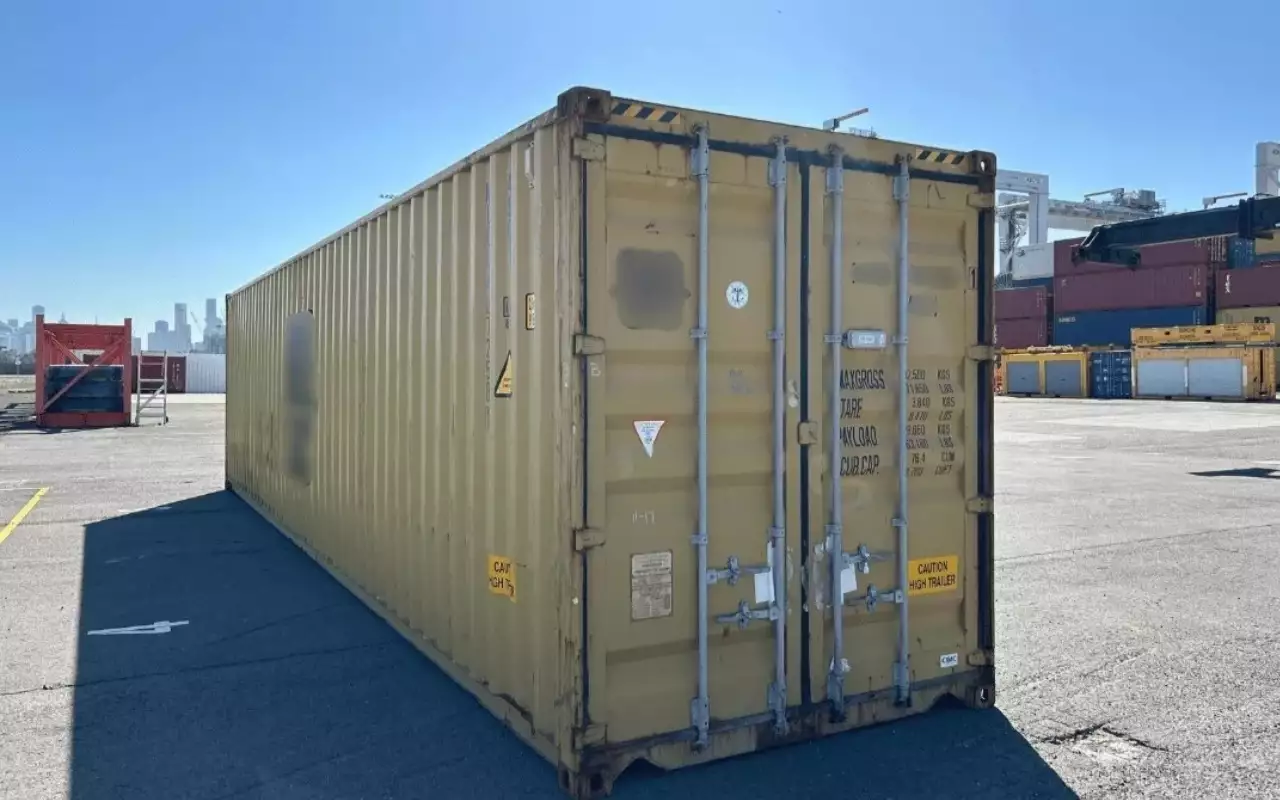 Воры летят на другой конец планеты, чтобы угнать Toyota Land Cruiser