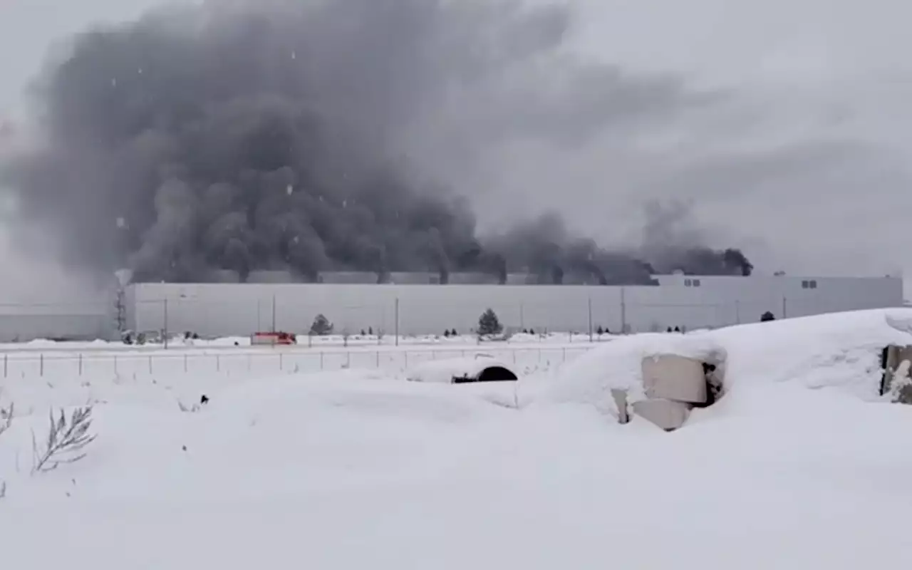 Пожар на бывшем заводе Volkswagen Калуге: горит склад