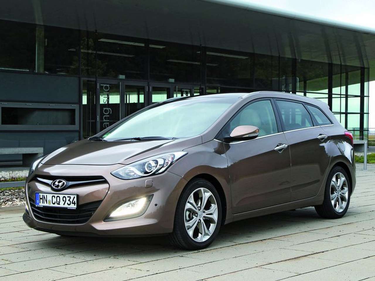 Hyundai i30 универсал и i40 седан подешевели