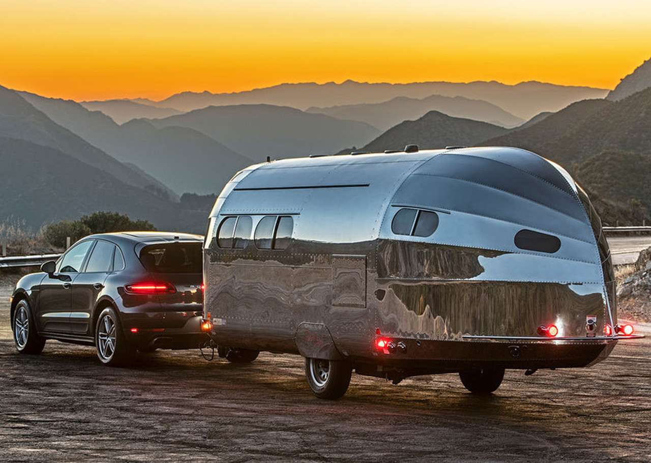 Вот это автодом: снаружи - самолет, внутри - яхта