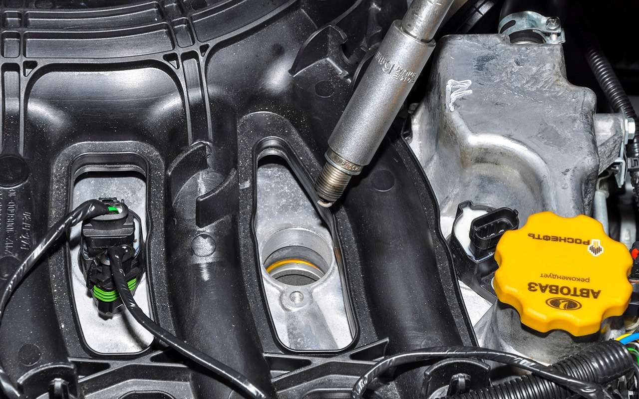 Для большинства двигателей нужны свечные ключи на 16, но бывают и исключения, как в случае с машинами Citroen и Peugeut – здесь нужен ключ на 14.