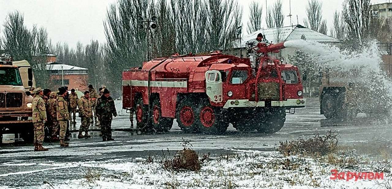 Отечественный аэродромный пожарный AA-60(543)-169 на базе МАЗ-543 встал на вахту еще в 1973 году.