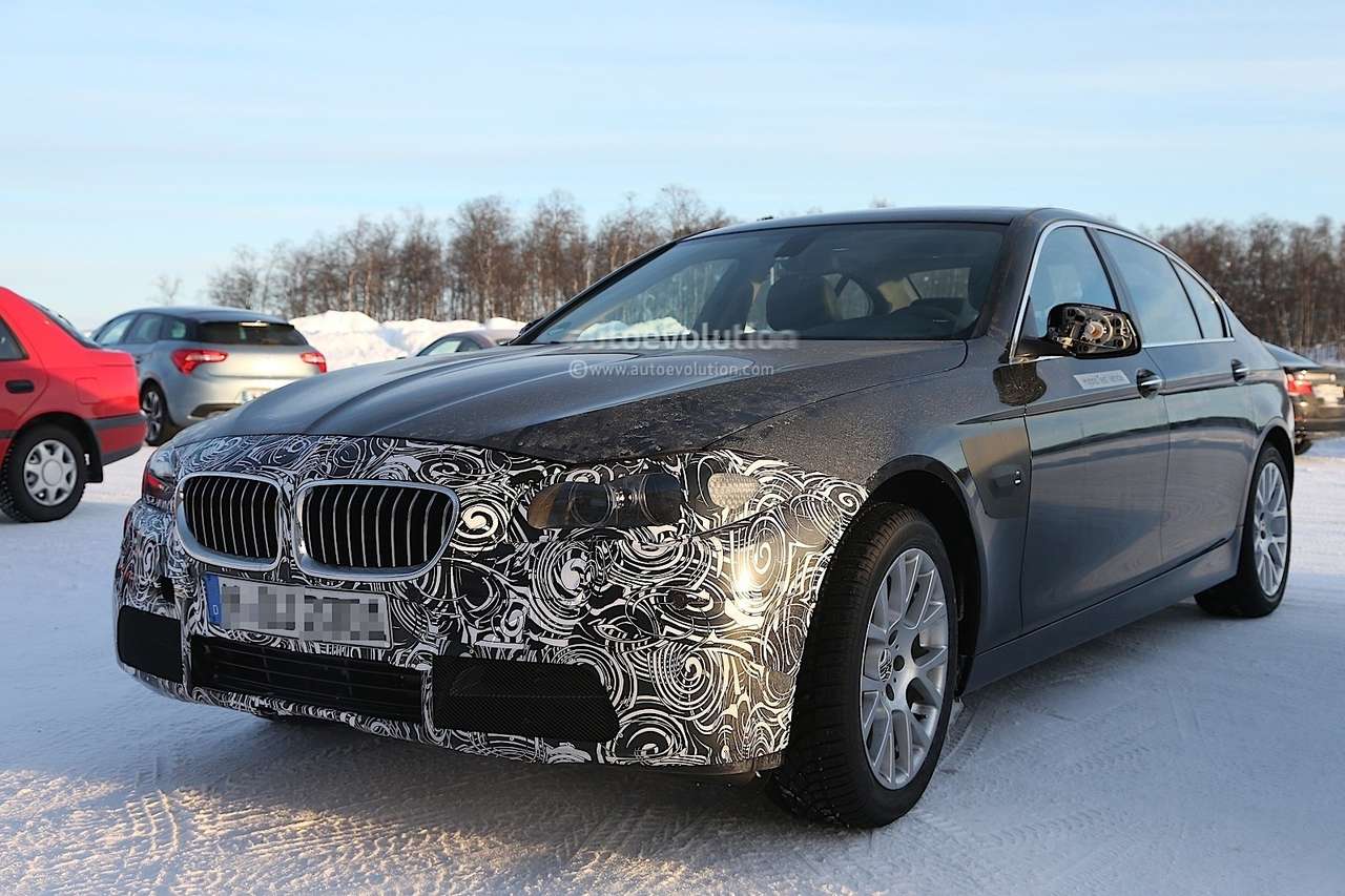 Обновленный BMW 5-series сможет заряжаться от розетки