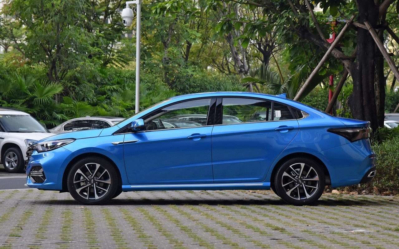 Этот новейший седан скоро приедет в Россию — вот что о нем известно!