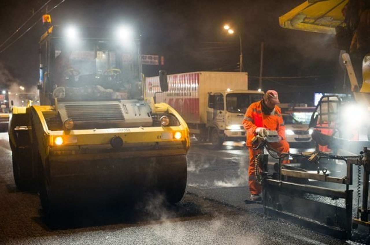 Дорогу в аэропорт Домодедово начали покрывать асфальтом