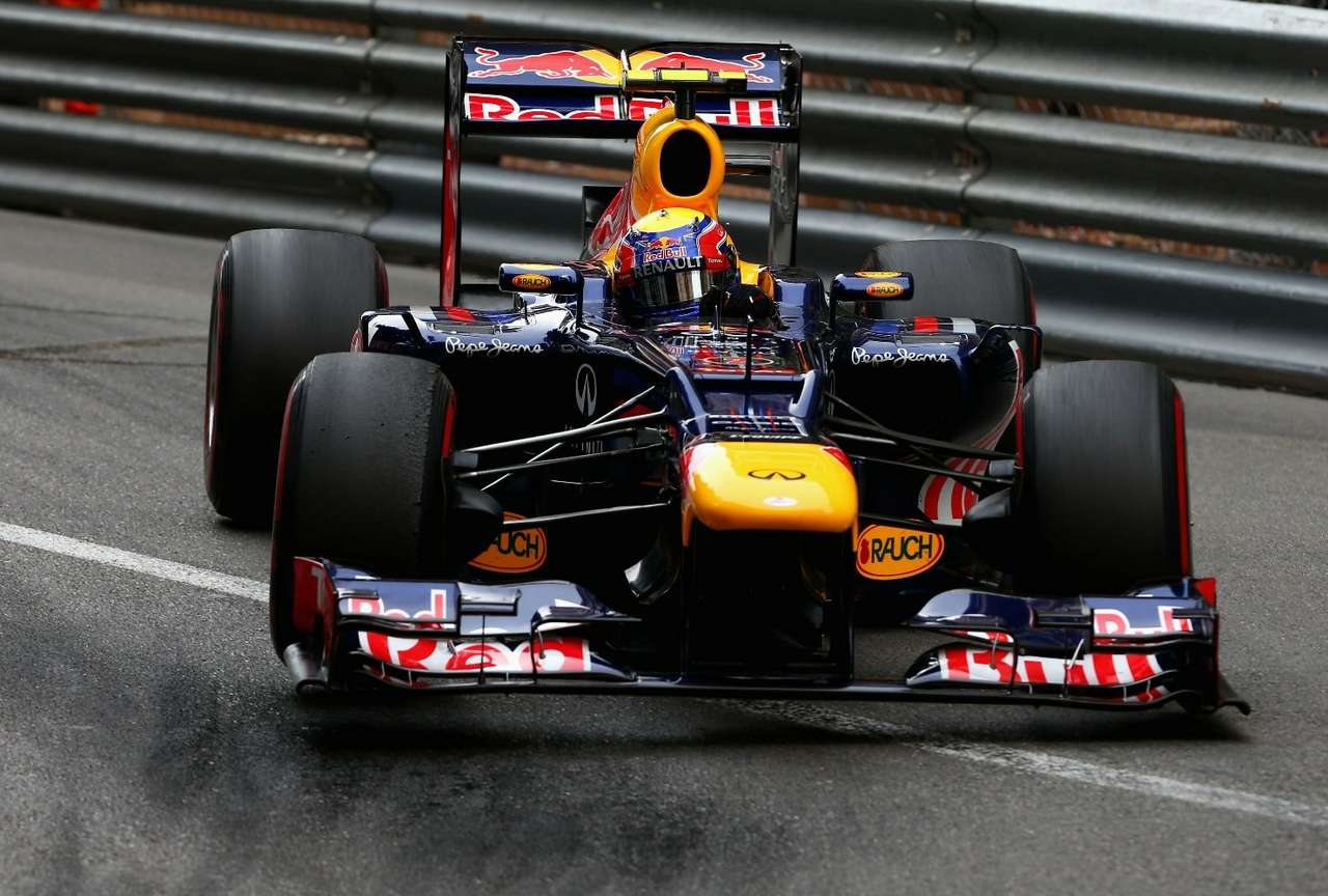 Теперь Марк Веббер делит со своим товарищем по команде Себастьяном Феттелем второе место в общем зачете