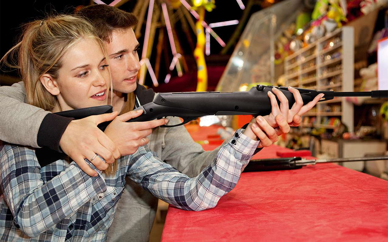 Пневматические винтовки Baikal MP-512C встречаются не только в тирах. Чтобы поразить друзей меткостью, купите такую «воздушку» себе и тренируйтесь на досуге.