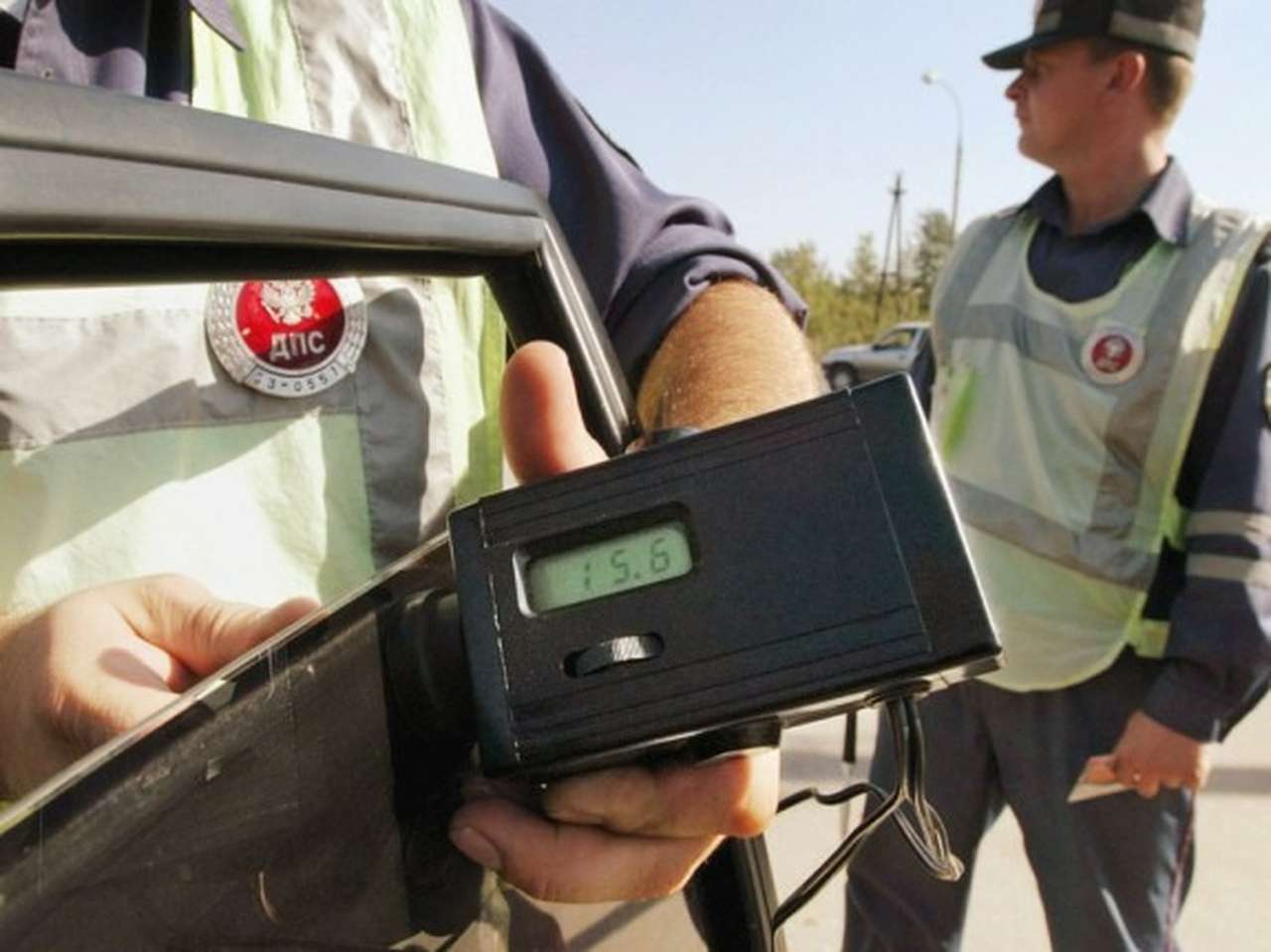 Врач-дерматолог продавал водителям справки с «разрешением» на тонировку