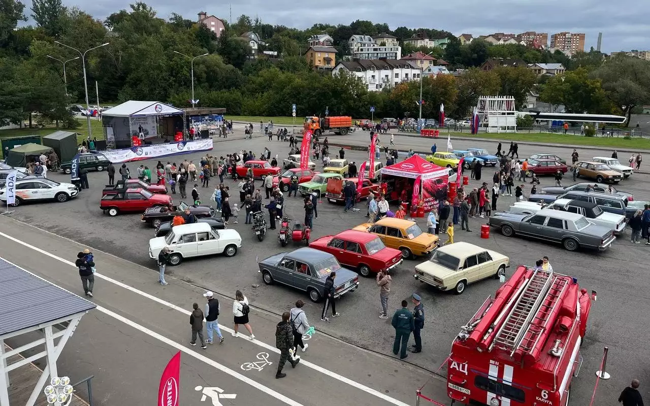 Что общего у Икаруса, Porsche, Запорожца и Rolls-Royce — отчет со «Спутника»