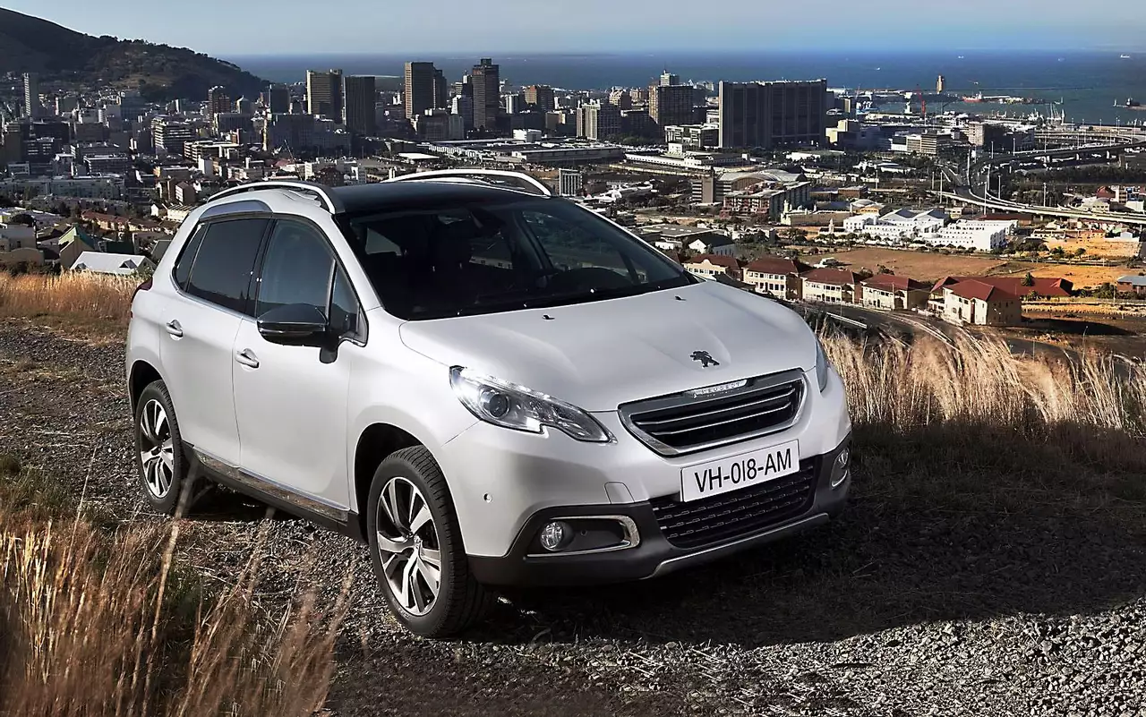 Peugeot 2008 или 308?