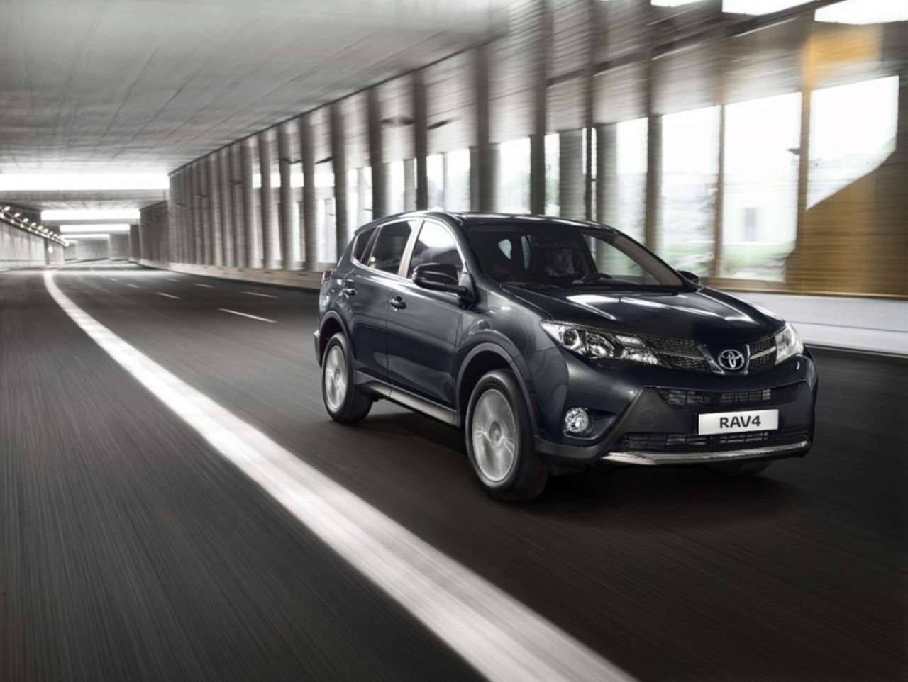 Toyota объявила об изменениях в комплектациях новой Toyota RAV4