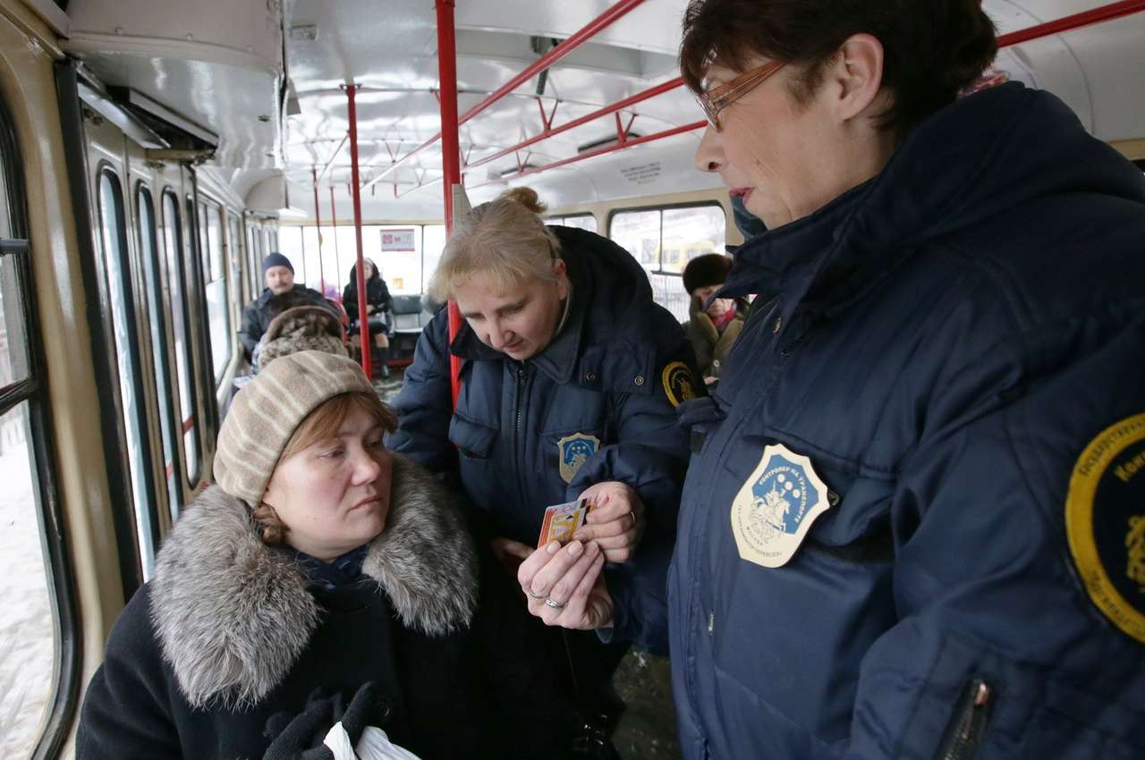 О нарушениях парковки будут сообщать контролеры маршрутов гортранспорта