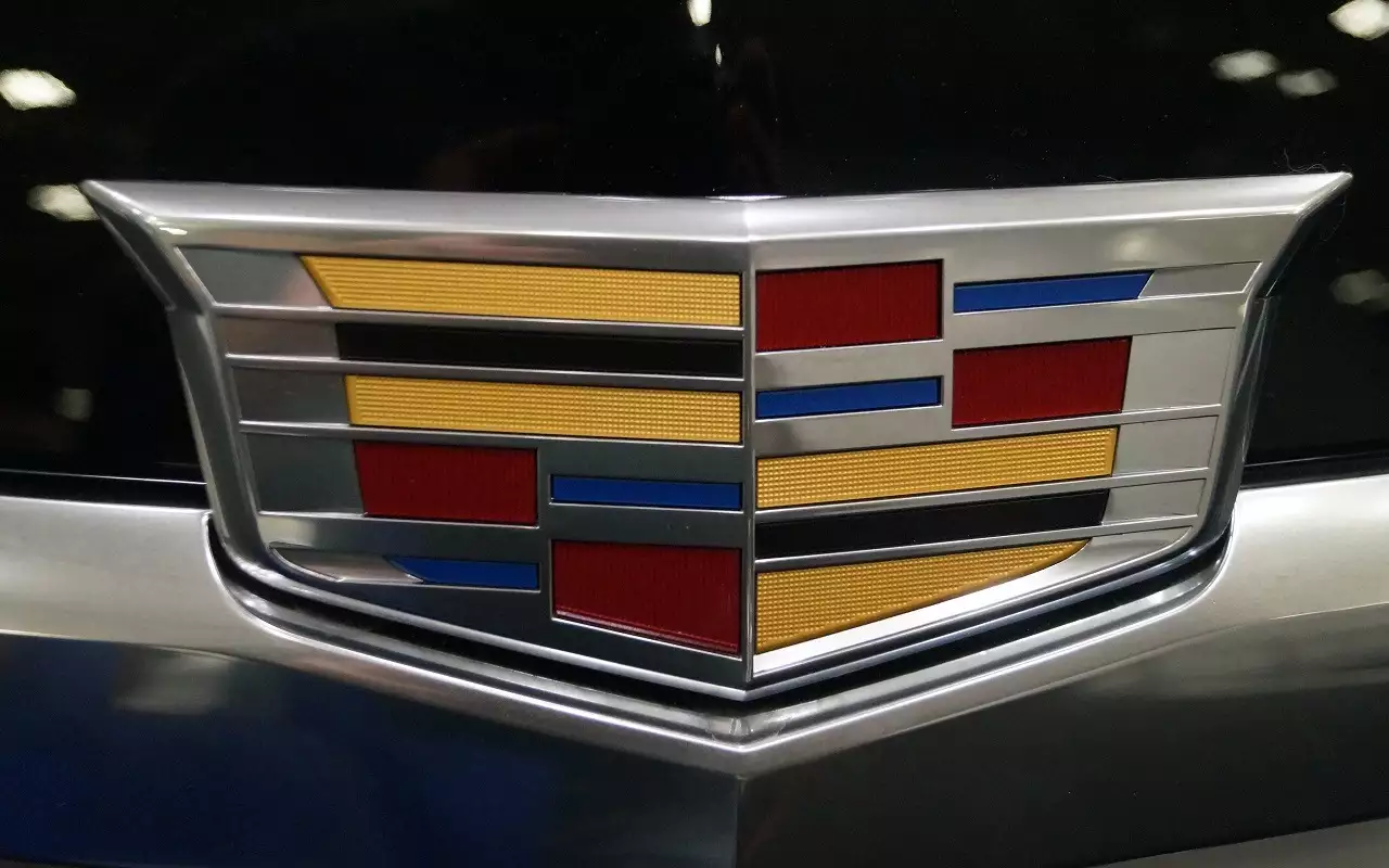 Cadillac отзывает 30 тысяч электромобилей: причины