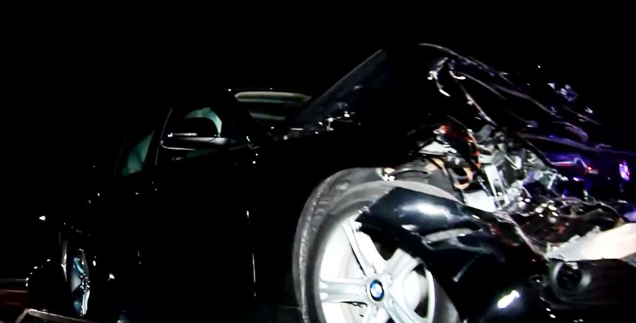 Бабушку в бикини арестовали за ДТП (ВИДЕО)