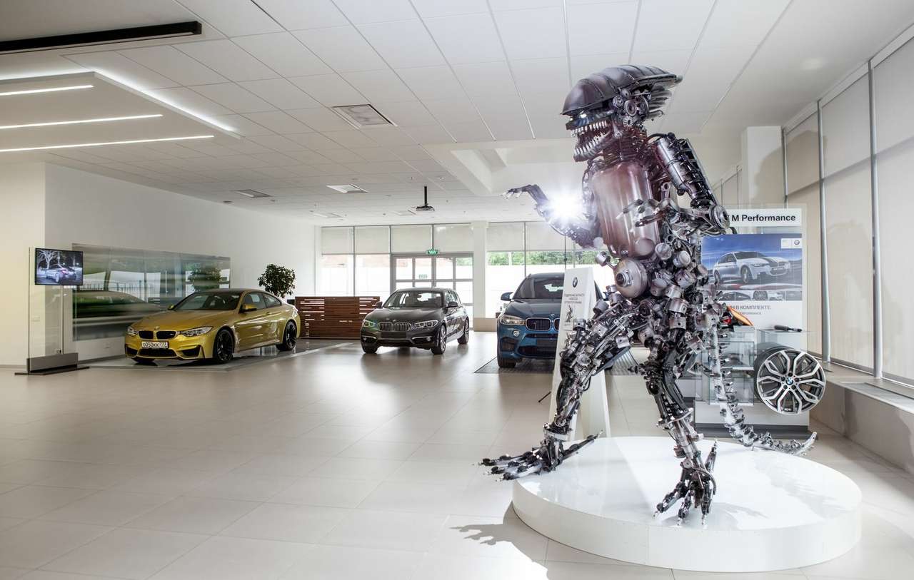 Автокомпании начали объяснять клиентам вред от поддельных запчастей