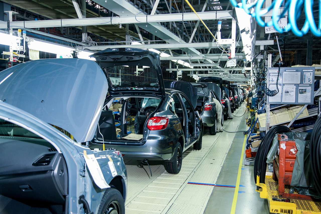 Производство легковых автомобилей‍ в России выросло на четверть