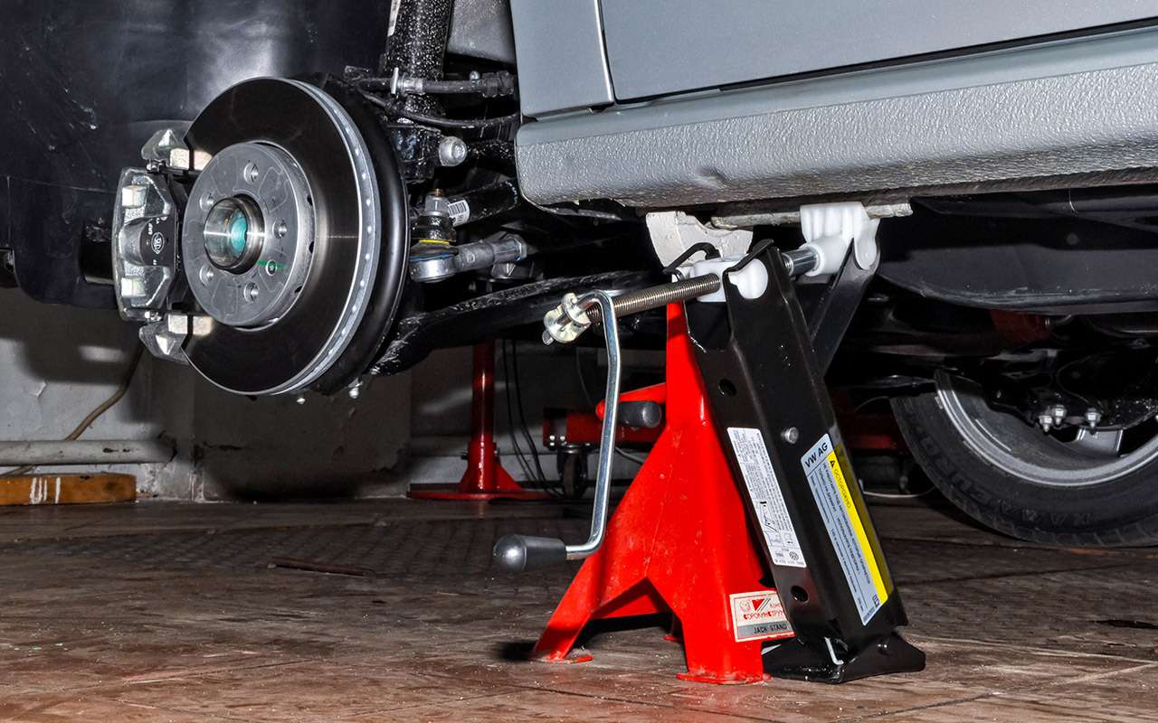 Лучшие страховочные стойки: выбор экспертов «За рулем»
